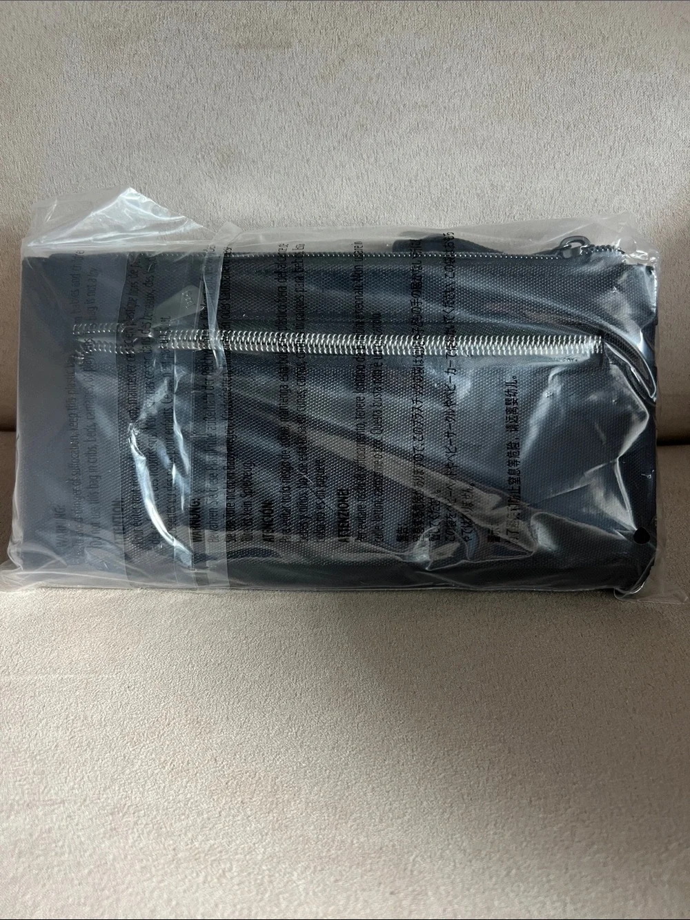 NWT Lug Arabesque Ultra-Zip RFID Wallet in Black